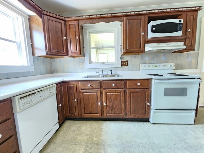 Building Photo - 71 14th St