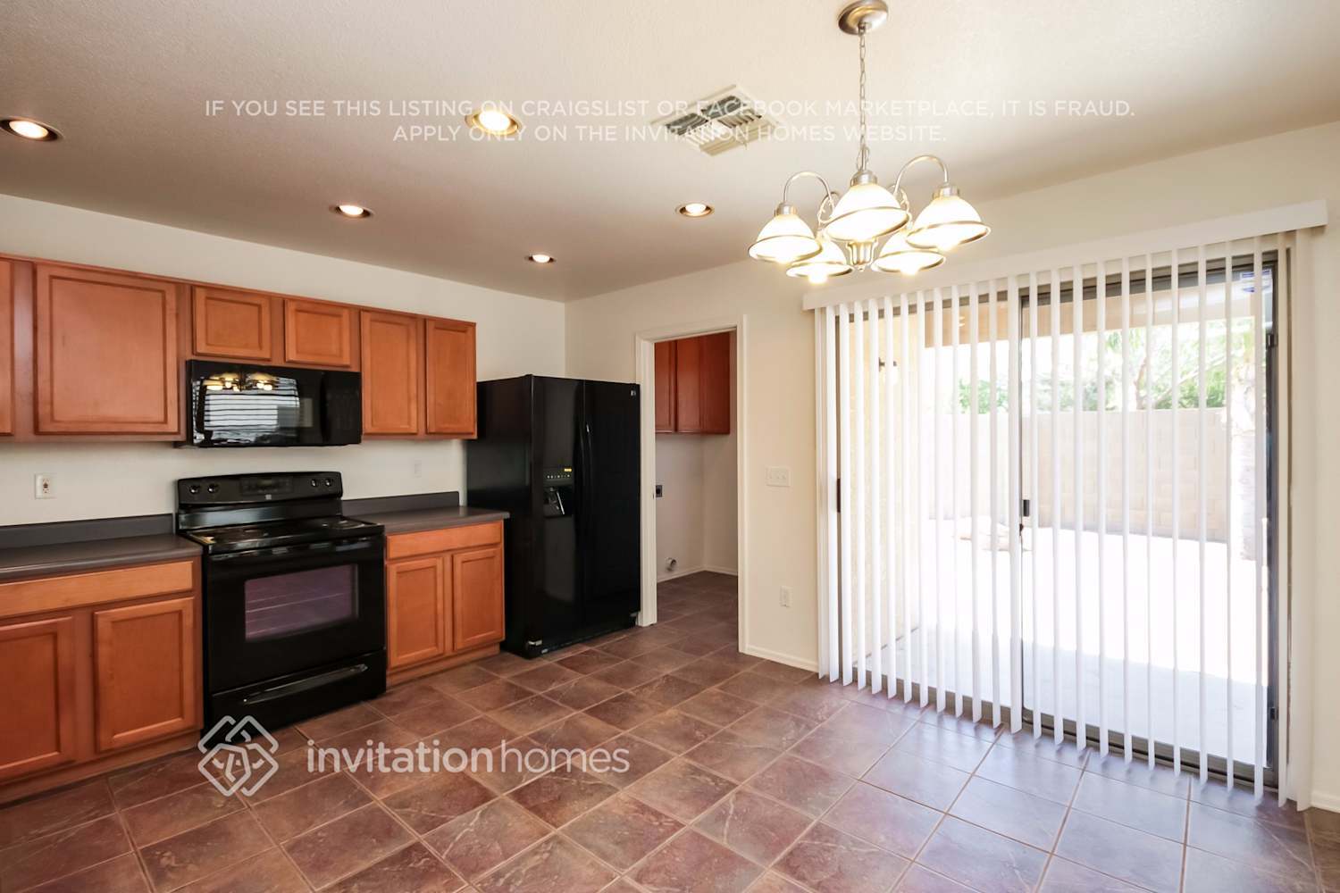 Building Photo - 2887 E Cherry Hills Dr