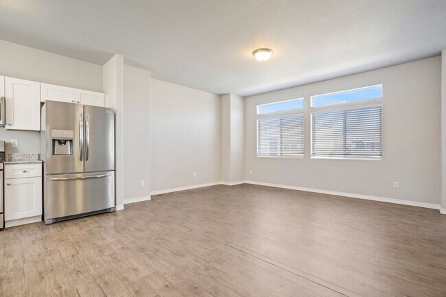 Building Photo - Modern 3bd Home Near Peterson AFB on Power...