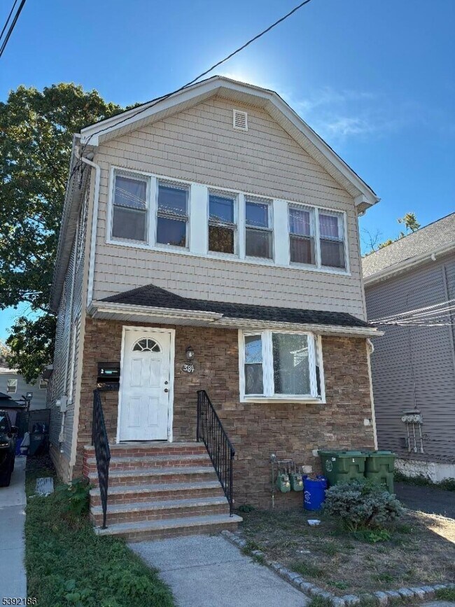 Primary Photo - 384 E 9th Ave