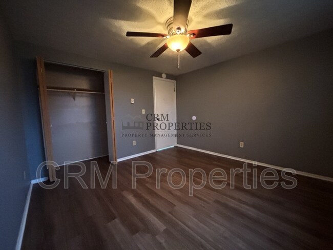 Building Photo - 1330 S Jay St