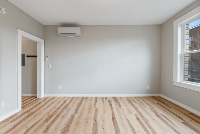 Building Photo - Fully Renovated Studio In Historic Avalon Building