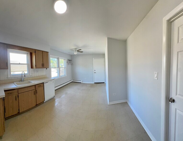 Building Photo - 1619 N 35th Ave
