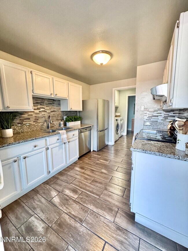 Building Photo - 1601 London Cir