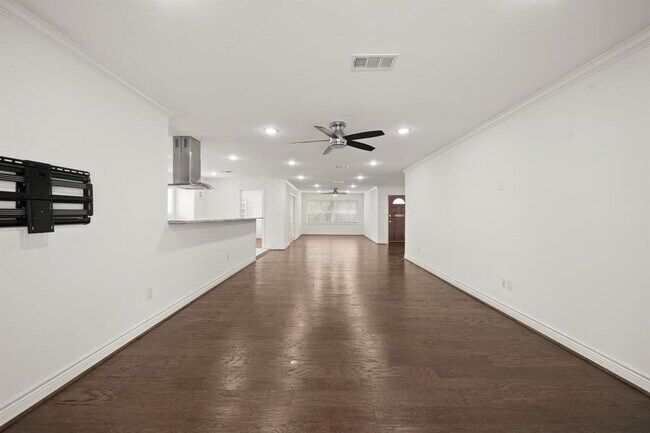 Building Photo - 4427 Sarong Dr