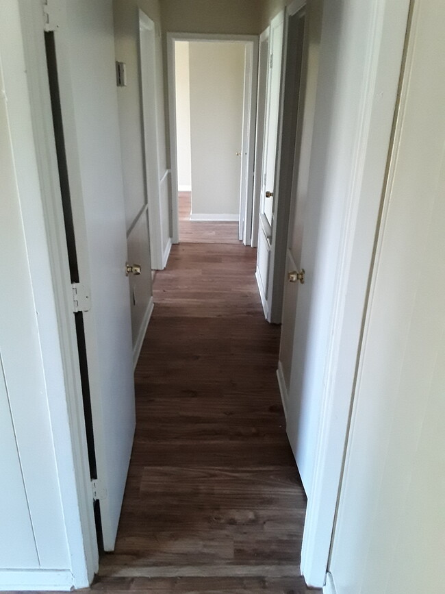 Hallway - 5026 Oak Creek Dr