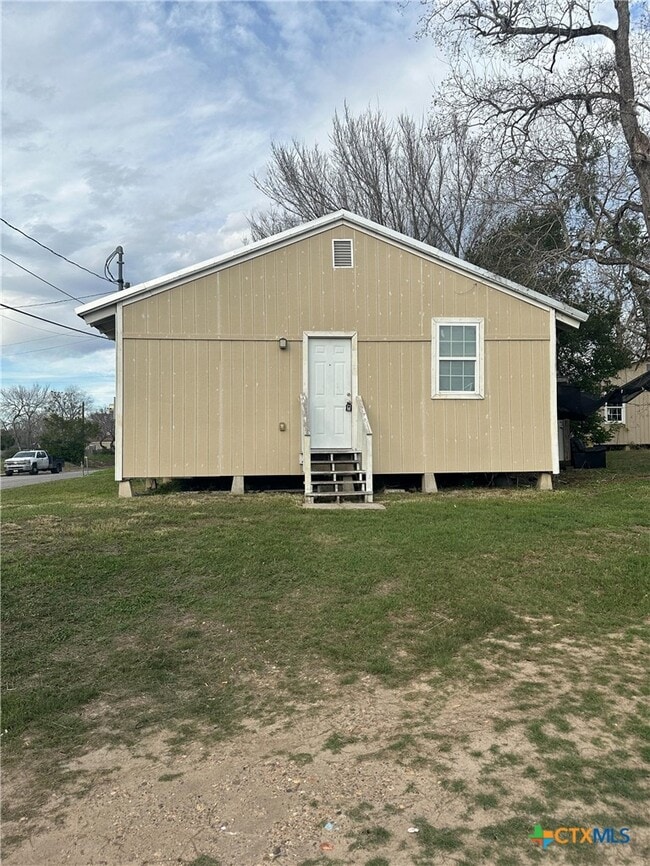 Building Photo - 810 S Cameron St