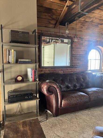 Building Photo - 51 W Blenkner St