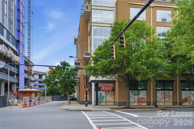 Building Photo - 1133 Metropolitan Ave