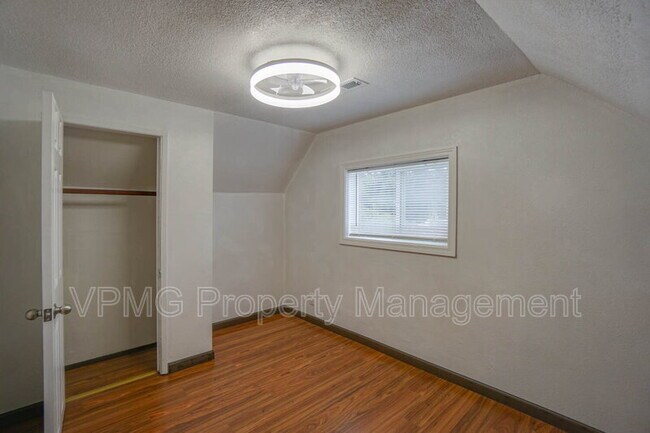 Building Photo - 2901 Fruit Valley Rd