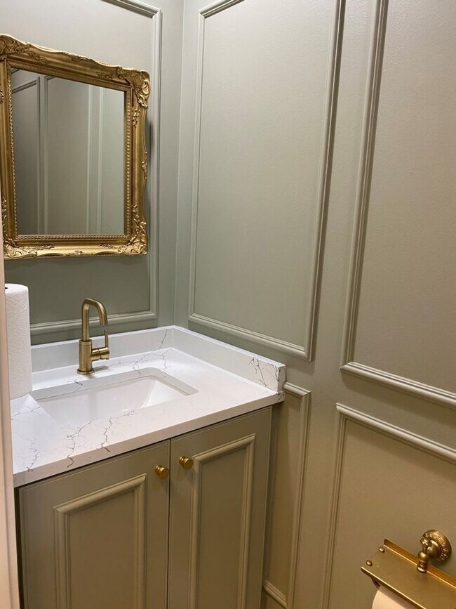 Building Photo - 1567 Napoli Dr W