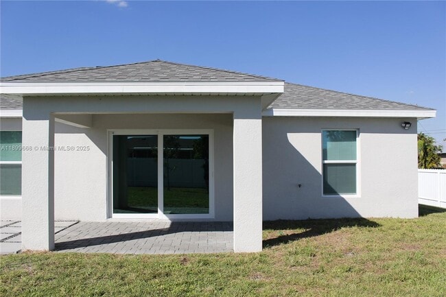 Building Photo - 1138-1114 SW 14th Terrace