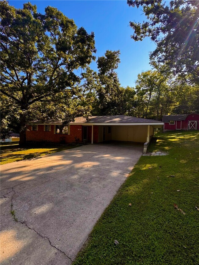 Building Photo - 9108 Bluff Dr