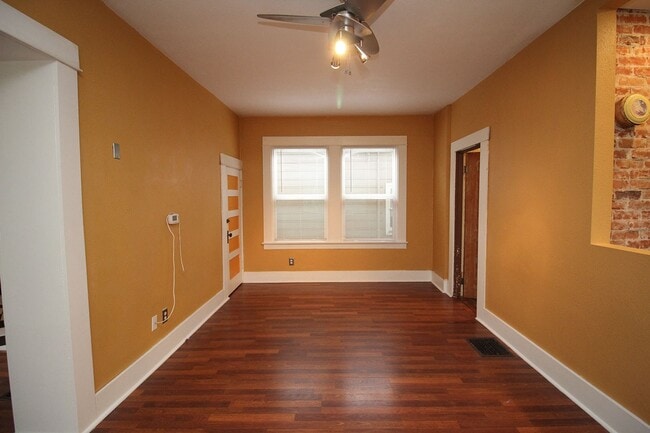 Building Photo - 3824 N Kerby Ave