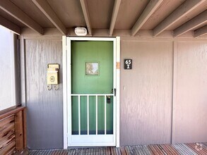 Building Photo - 2 Bed 1 Bath with Back Patio in Montavilla!