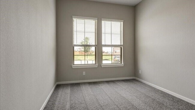 Building Photo - 810 Whispering Winds Dr