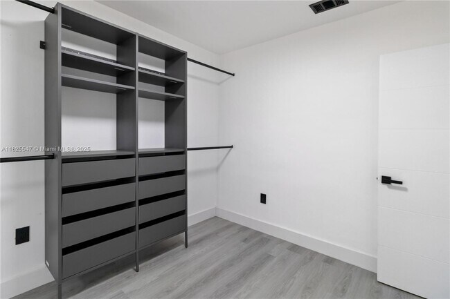 Building Photo - 1325 NW 51st St