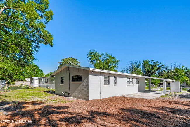 Building Photo - 7428 Centauri Rd