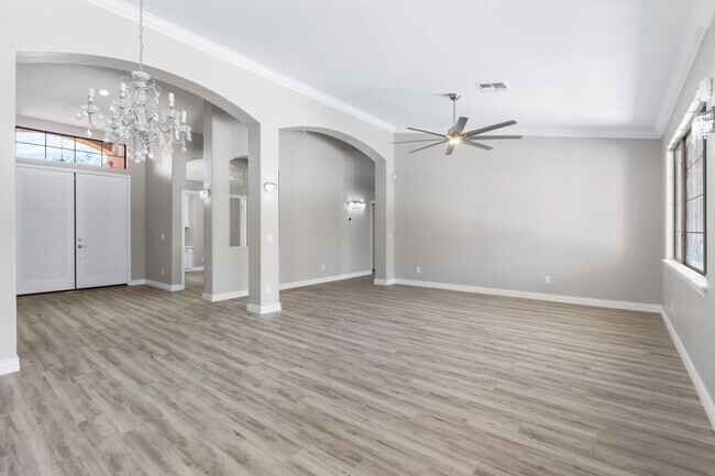 Building Photo - Gorgeous Everything you Need 4Bedroom plus Den Chandler Home!