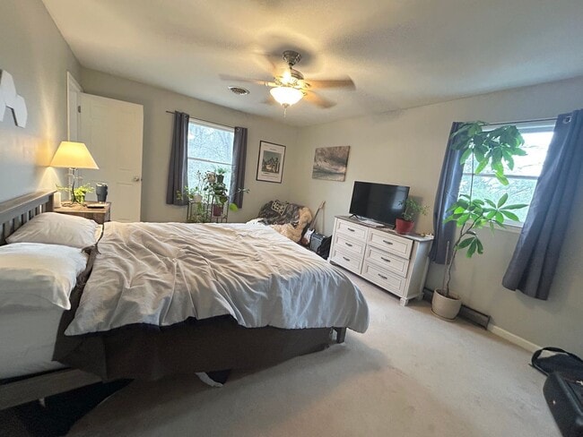 Building Photo - Spacious Home in Blacksburg VA.