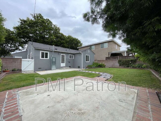 Building Photo - 4233 Redline Dr