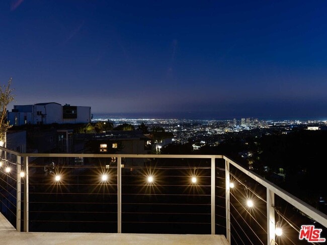 Building Photo - 1885 Sunset Plaza Dr