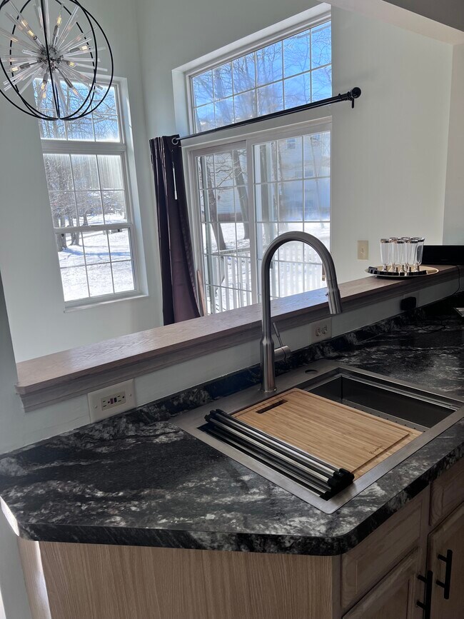 Building Photo - 870 Tollis Pkwy