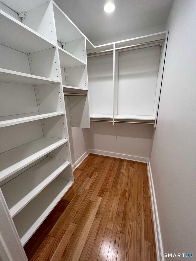 Building Photo - 16 Wilton Ave