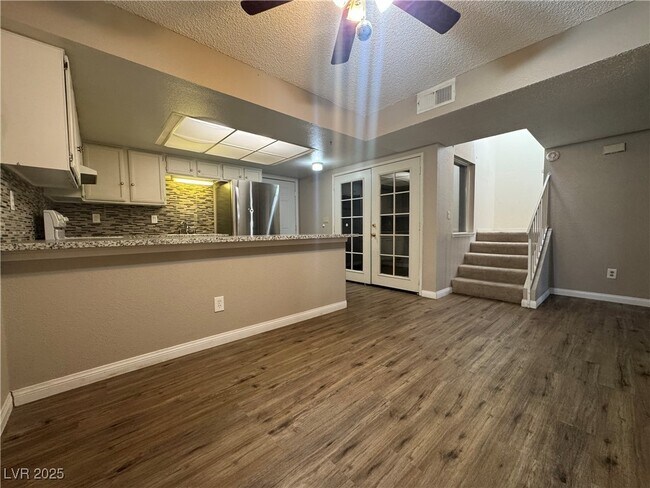 Building Photo - 2647 Jacyra Ave