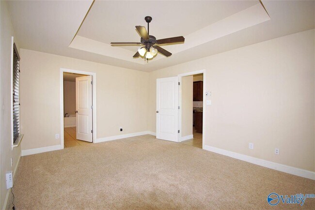 Building Photo - 115 Swan Pond Dr