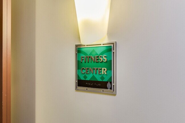 Building Photo - 114 W Adams St