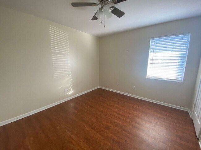 Building Photo - Cozy & Centrally Located 3Bed/2Ba in Lynn ...