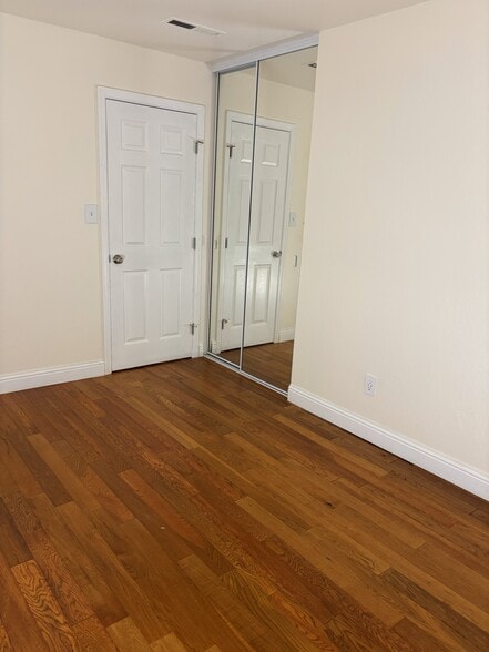 Building Photo - 520 Linford Pl