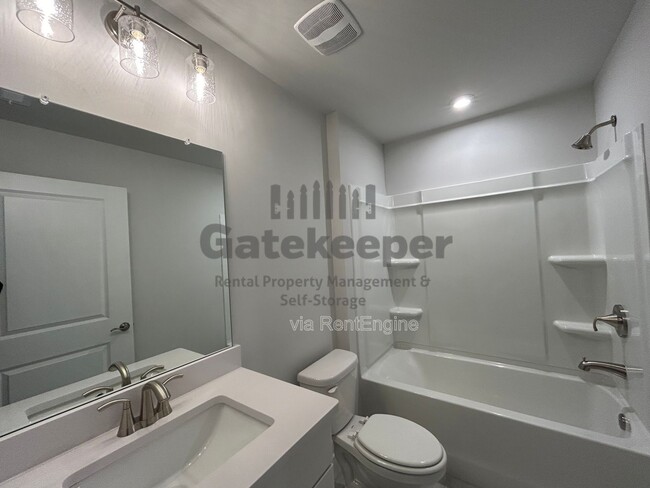 Building Photo - 505 Colebrook Wy