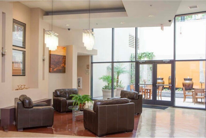 Building Photo - 530 K St