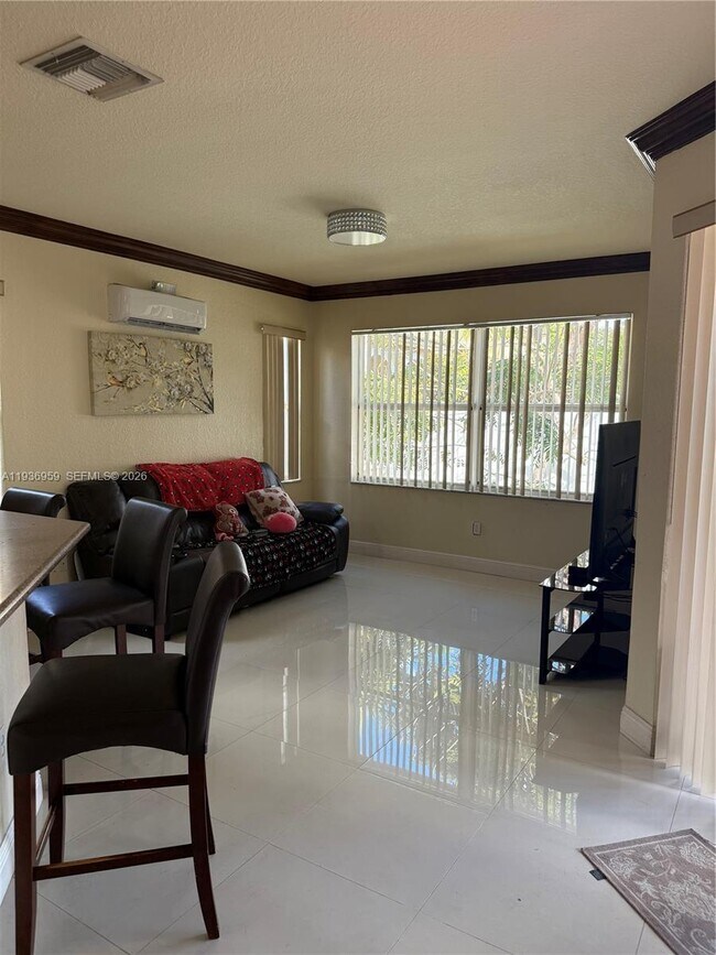 Building Photo - 3951 NE 13th Dr