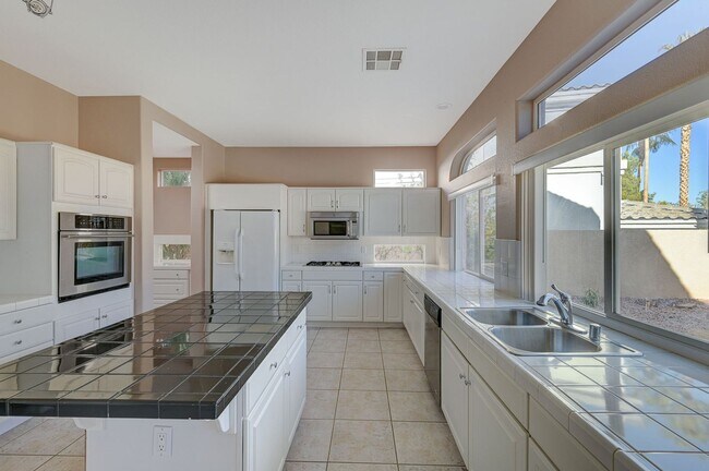 Building Photo - Stunning Green Valley home with a pool in guard gated Legacy