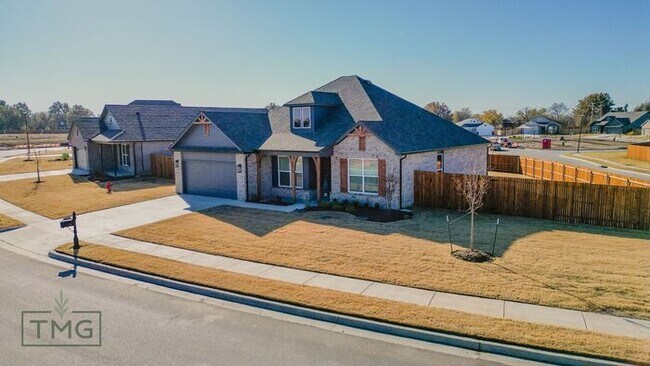 Building Photo - Owasso Dream Home! New Construction! Encla...