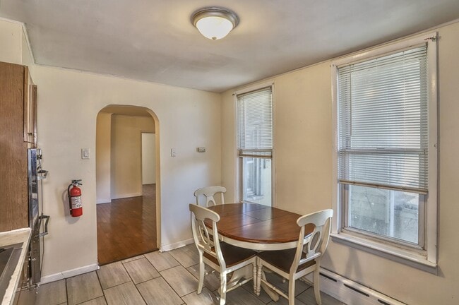 Building Photo - 911 17th St