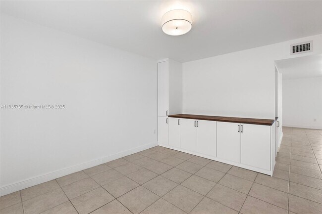 Building Photo - 10350 SW 154th Cir Ct