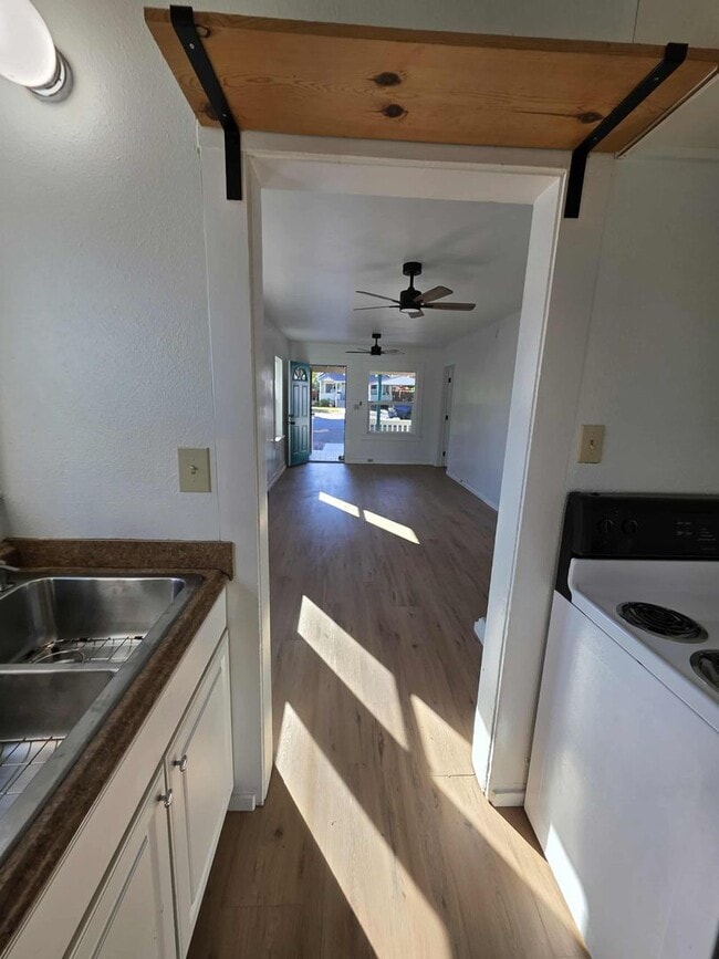 Building Photo - 310 Fir St