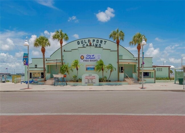 Building Photo - 2808 Clinton St S