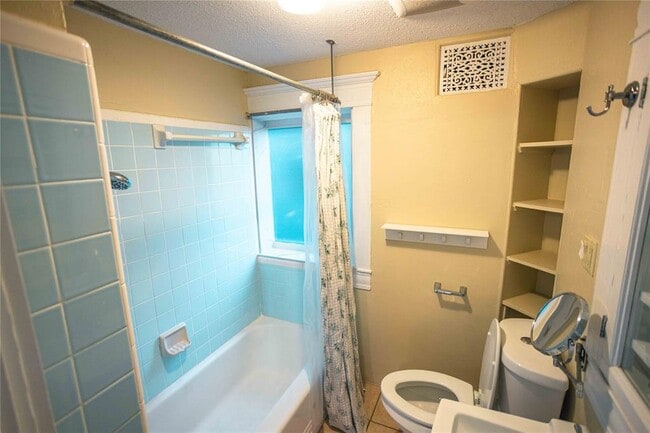 Building Photo - 2003 Haskell St