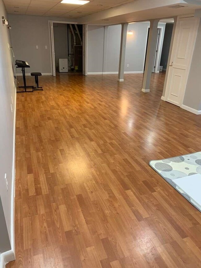 Building Photo - 9 Sunblaze Dr