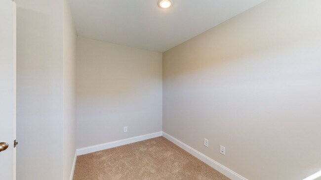 Building Photo - Robinson Floor Plan