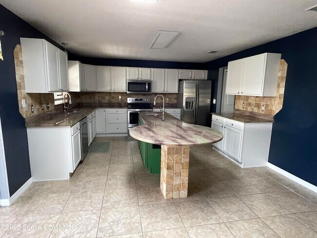 Building Photo - 3072 Chica Cir