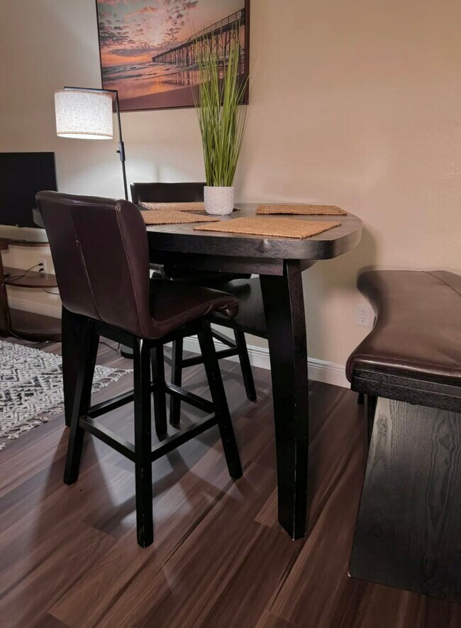 Building Photo - 1265 Aquarius Ave