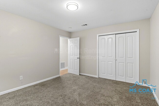 Building Photo - 472 Ginger Dr