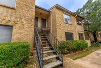 Building Photo - Chic 1-Bed Oasis: Your Gateway to Austin's...