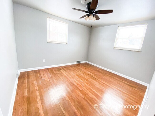 Building Photo - 1733-1735 Helen Drive